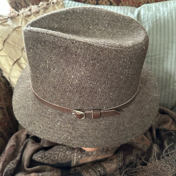Vintage Stylish Hat - Picture 3 of 9
